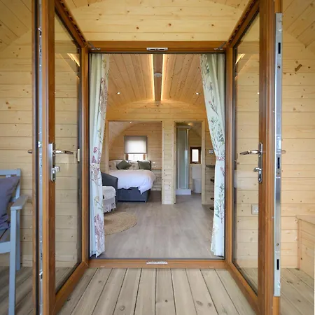 Luxury Glamping Pod - Garthside Camping *