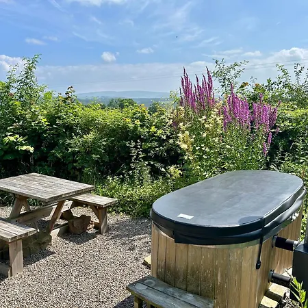 Luxury Glamping Pod - Garthside *